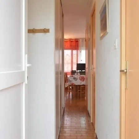 Cap D'agde, 2 Pieces, 4 Personnes - Fr-1-249-242 Agde